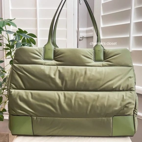 ✨🍀NeW! Tory Burch Ella Puffer Tote - Picture 3 of 12